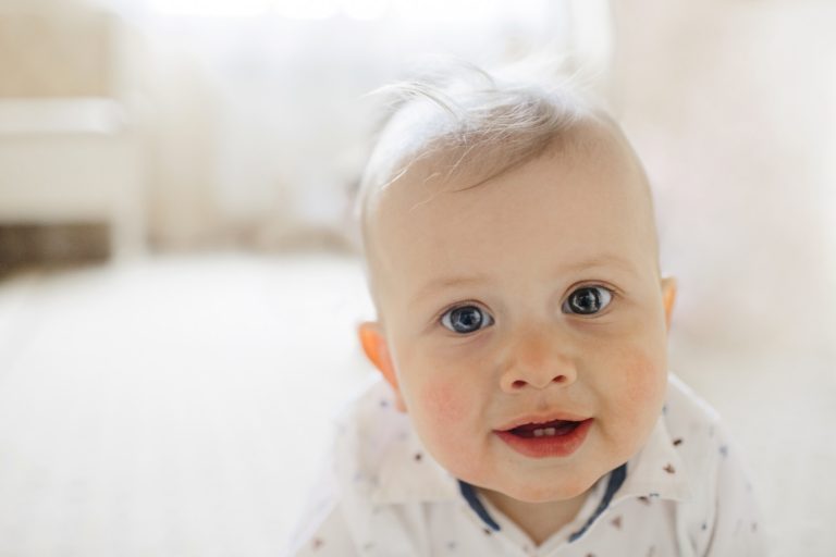 Lee más sobre el artículo ¿Cuándo salen los dientes del bebé?
